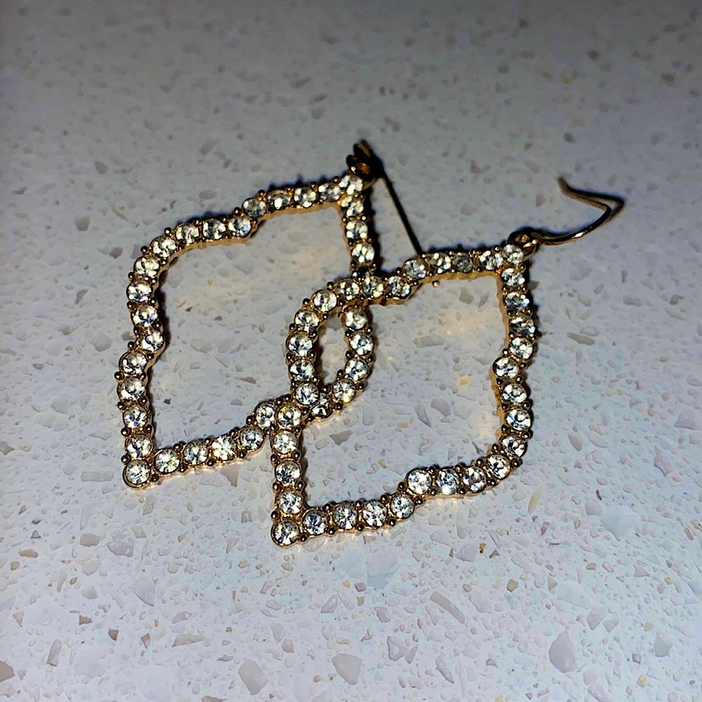 Lightweight gold and diamond earrings! Previously used in pageants and weddings.